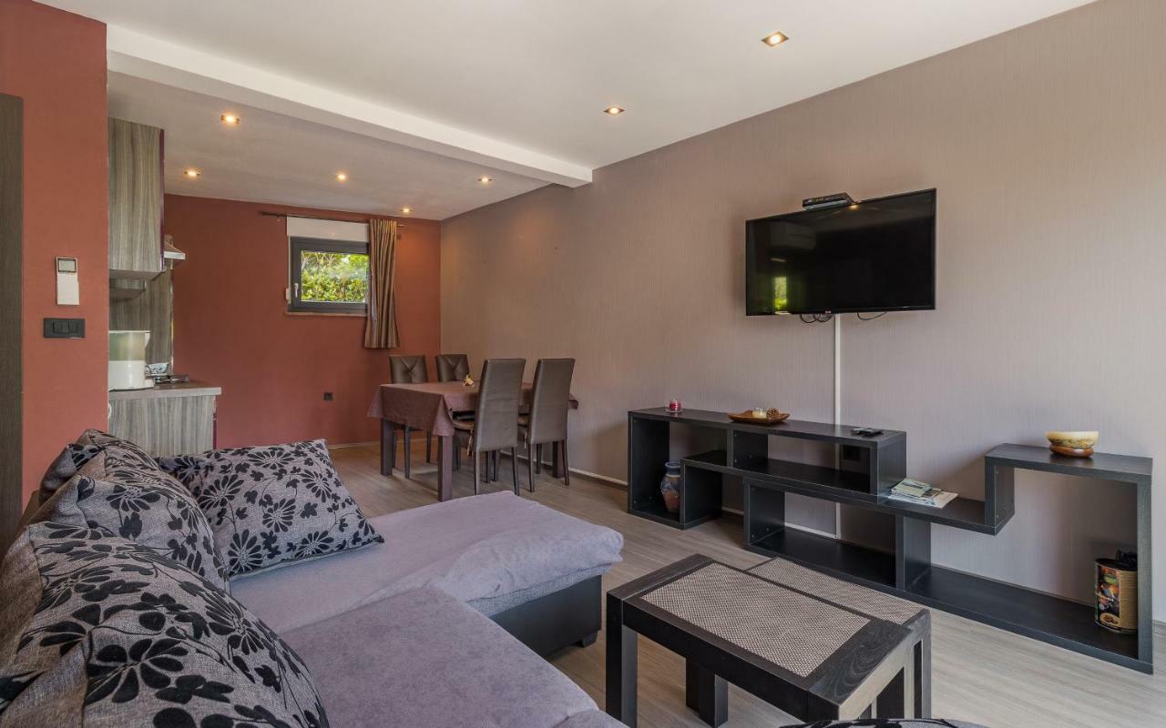 Apartmani Kazun - App 4 - Ferienhaus فاجانا المظهر الخارجي الصورة